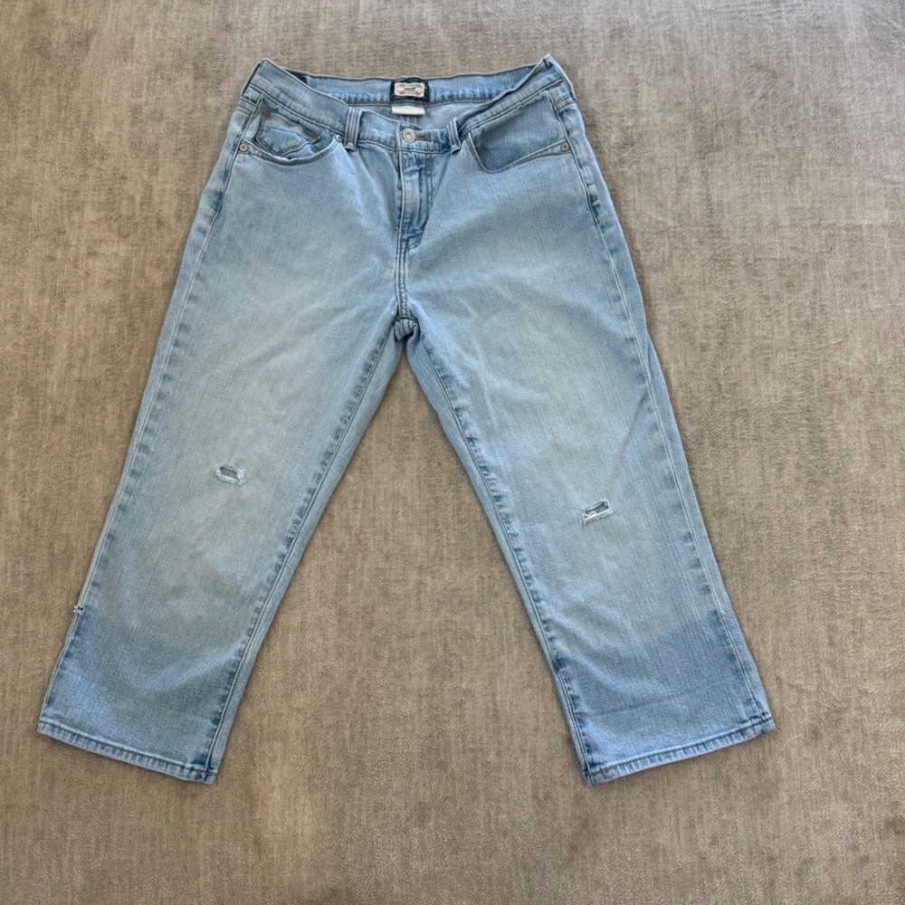 Levis 515 Capri Jeans Womens 8 Light Wash Distressed Straight Leg Mid Rise Blue